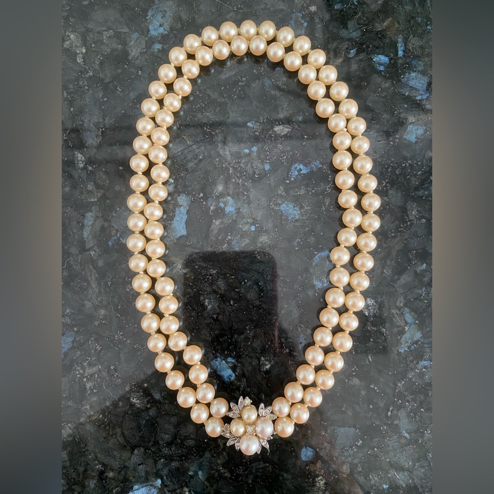 Elegant Pearl Necklace